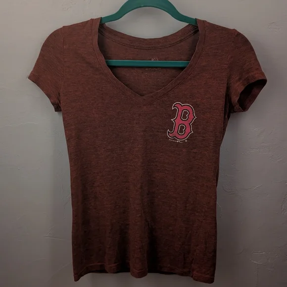 🌙 Red Sox Great Catch Women's Maroon V-Neck Tee - Picture 2 of 5